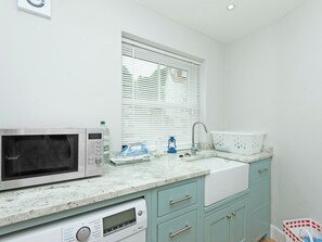 Dishwasher, high chair - 4 bedroom accommodation in Coronation Road (Coronation Road)