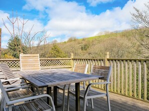 Outdoor dining - 3 bedroom accommodation in Boscastle (Boscastle)