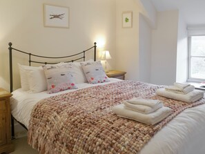 3 bedrooms, free WiFi, bed sheets - 3 bedroom accommodation in Boscastle (Boscastle)