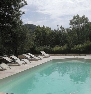 Outdoor pool, a heated pool - Charming 3-star farmhouse  (Reilhanette)