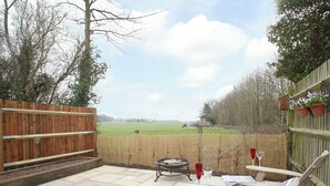 Terrace/patio - Pure rural charm in a nutshell. (St Mary&rsquo;s Platt, Sevenoaks)