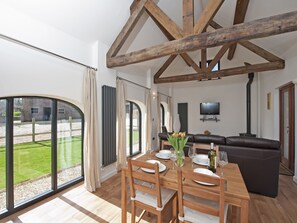 Dining - Oak Barn - Fernhill Farm (Ryde)