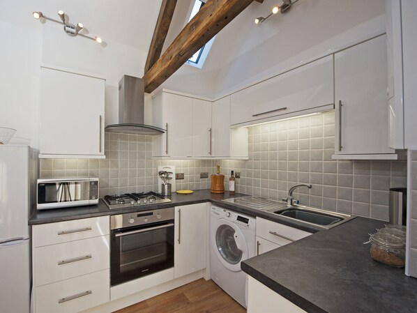 Private kitchen - Oak Barn - Fernhill Farm (Ryde)