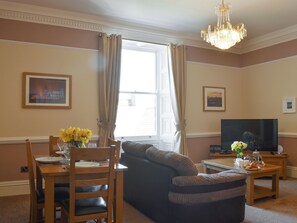 TV - Abbey Peep - UK32428 (Whitby)