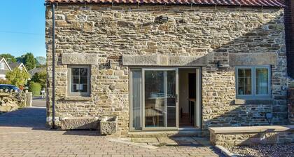 2 bedroom accommodation in Holymoorside near Chesterfield