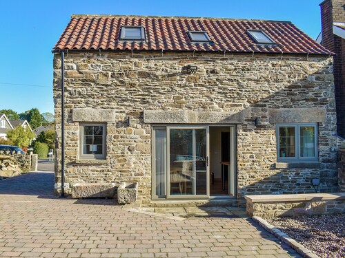 2 bedroom accommodation in Holymoorside near Chesterfield