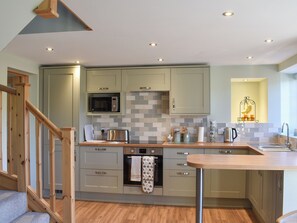 Dishwasher, freezer - 2 bedroom accommodation in Holymoorside near Chesterfield (Holymoorside near Chesterfield)