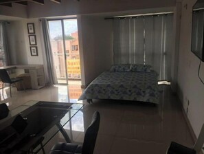 2 Schlafzimmer, Schreibtisch, Bügeleisen/Bügelbrett, kostenloses WLAN