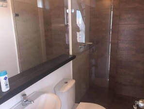 Dusche, Handtücher, Seife, Toilettenpapier