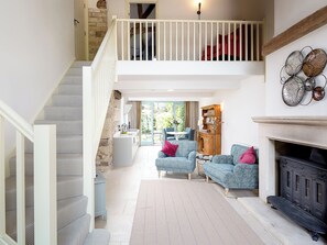 Fireplace - 1 bedroom accommodation in Old Sodbury, near Bristol (Old Sodbury, near Bristol)