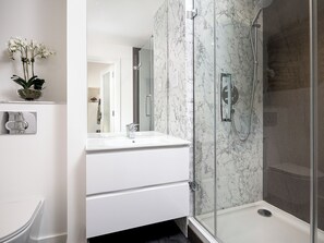Towels - 1 bedroom accommodation in Old Sodbury, near Bristol (Old Sodbury, near Bristol)