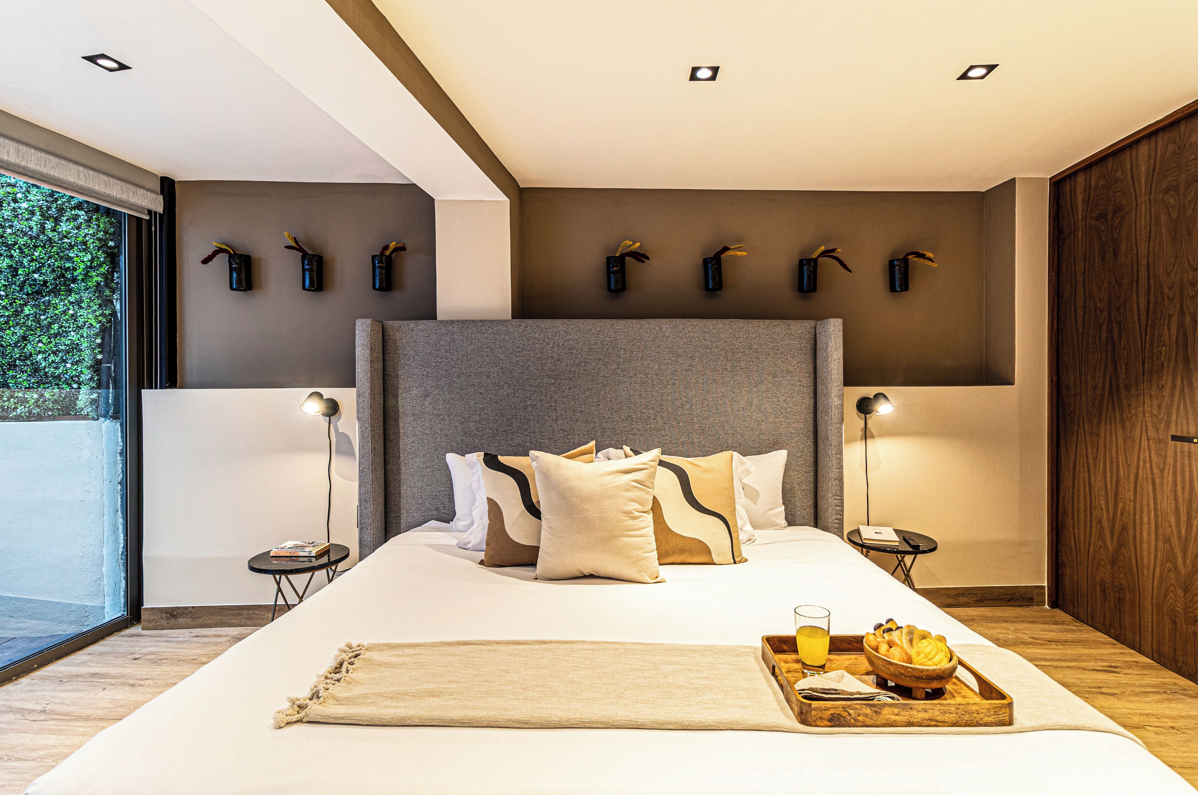 Apartamento grand | Roupas de cama antialérgicas, cofres nos quartos
