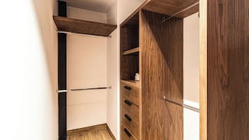 Grand Apartment | Wardrobe