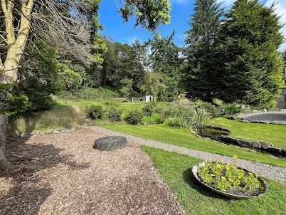 2 bedroom accommodation in Aberfoyle