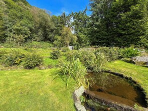 Property grounds - 2 bedroom accommodation in Aberfoyle (Aberfoyle)