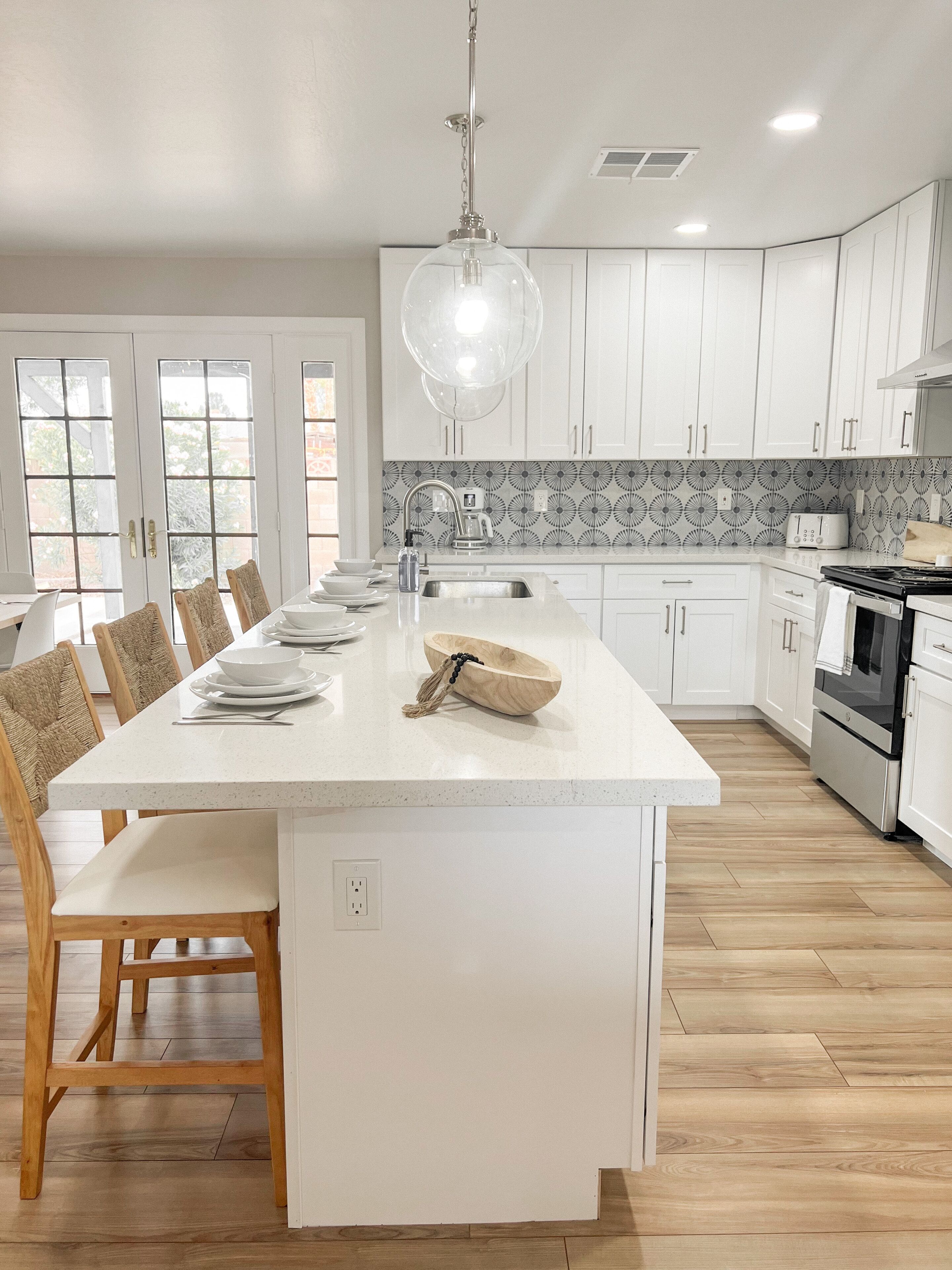 Frigorífic, microones, forn i placa de cuina 