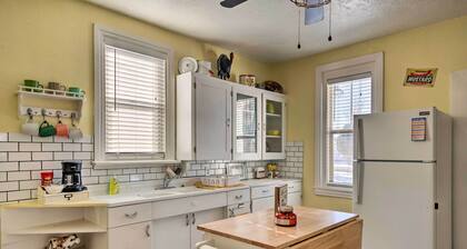 Kik-N-Bak Cottage w/ Beautiful Mountain View
