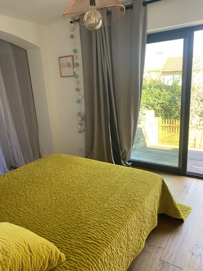 2 bedrooms, WiFi, bed sheets - CHARMING 90m2 VILLA GROUND FLOOR WITH SWIMMING POOL (Biguglia)