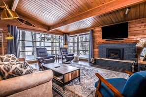 TV, fireplace, streaming services