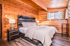 2 bedrooms, iron/ironing board, Internet, bed sheets