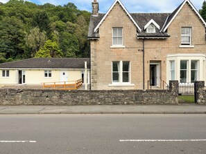 Exterior - The perfect place to come and relax and unwind. (Aberfoyle)