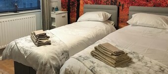5 bedroom accommodation in Bolsover, near Chesterfield