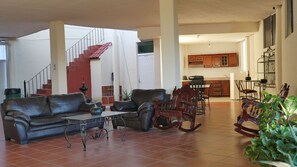 Een 32-inch televisie met digitale zenders