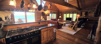 Drummond Island Hotel & Vacation Homes - Scotts Bay Lodge