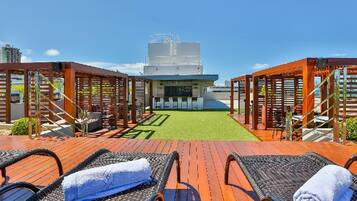 Basic Apartment | Outdoor dining