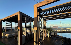 Apartment | Outdoor dining