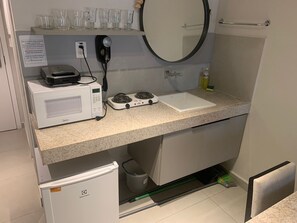 Executive Apartment | Private kitchen | Mini-fridge, blender - Miramar Qualitè Studio Praia (João Pessoa)