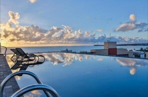 อพาร์ทเมนท์ | สระว่ายน้ำ | สระว่ายน้ำกลางแจ้ง