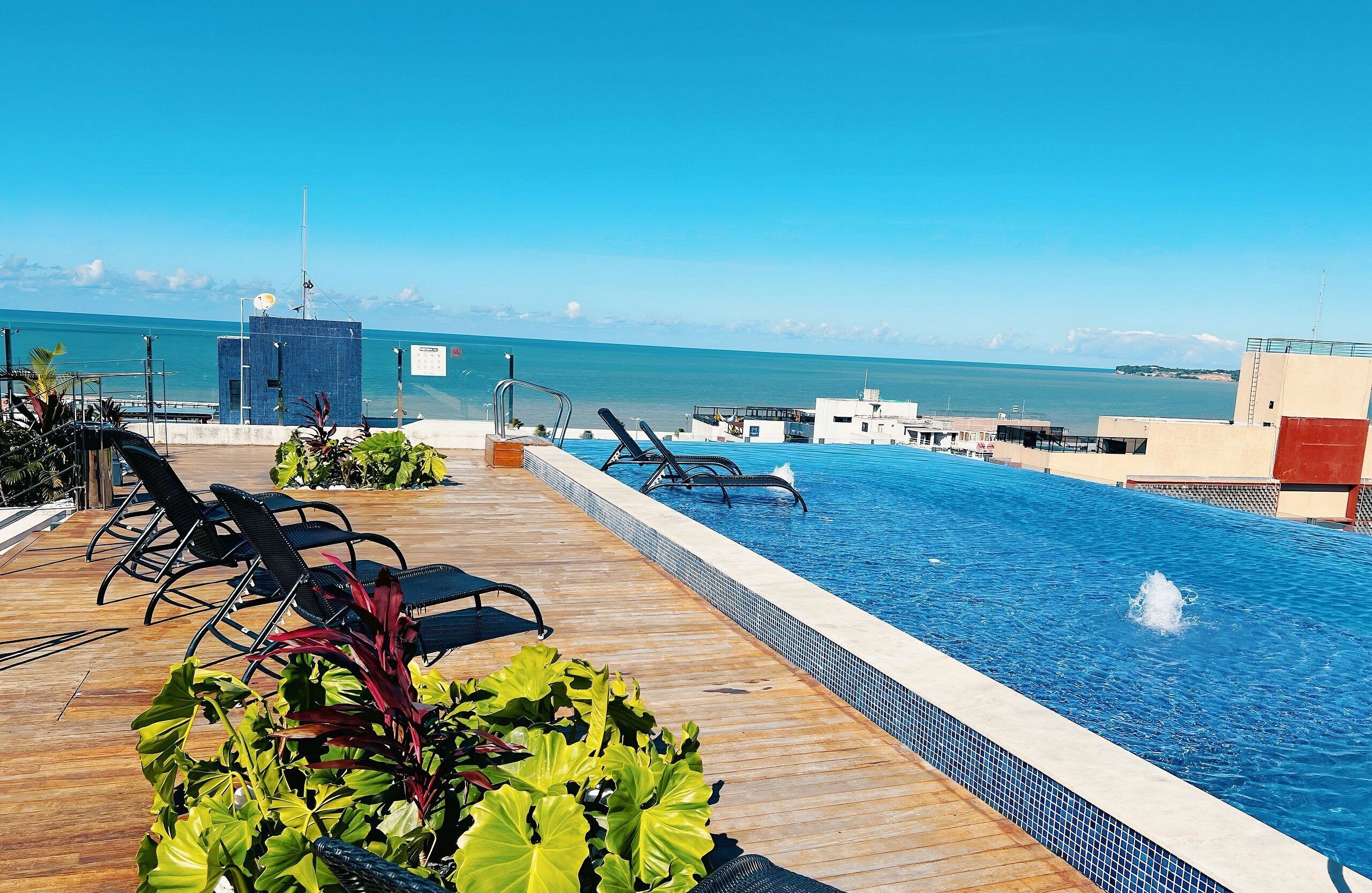 Hồ bơi ngoài trời 