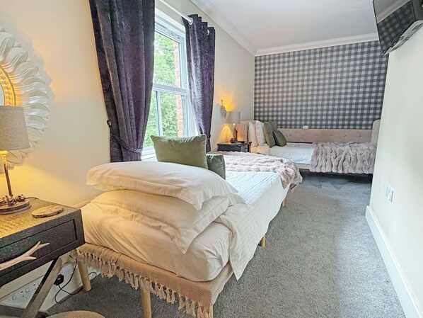 4 bedrooms, free WiFi, bed sheets