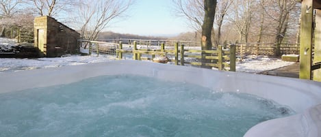 Bain à remous extérieur
