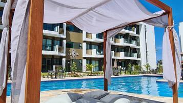 6 piscinas externas
