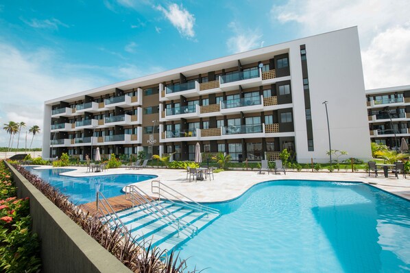 6 piscinas al aire libre