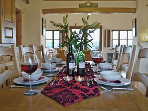 Dining - 5 bedroom accommodation in St Clears, near Laugharne (St Clears, near Laugharne)