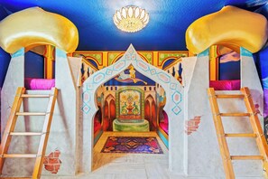 8 soverom, strykejern/-brett, reiseseng for barn og wi-fi