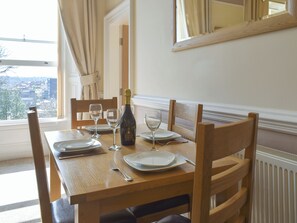 Dining - 1 bedroom accommodation in Whitby (Whitby)