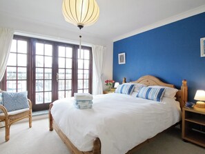3 bedrooms, free WiFi, bed sheets - 3 bedroom accommodation in Falmouth (Falmouth)