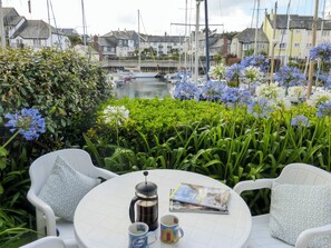Outdoor dining - 3 bedroom accommodation in Falmouth (Falmouth)