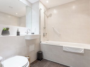 Towels - 2 bedroom accommodation in Ashford (Ashford)