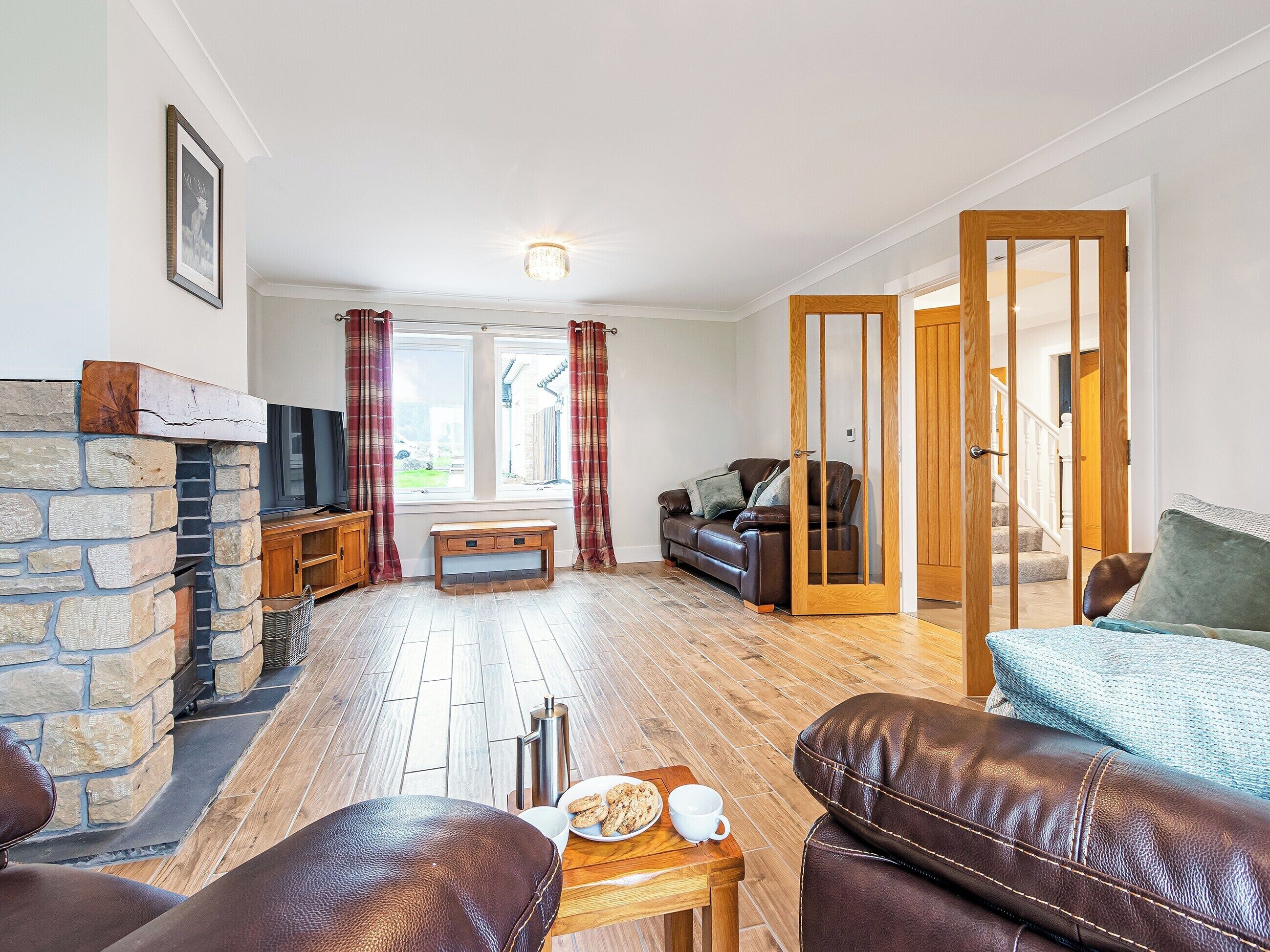 An Impressive House, Finished To A Very High Standard. - Loch Lomond