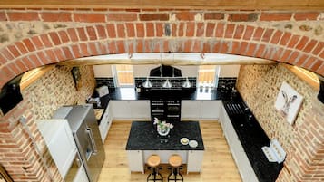 Dishwasher, high chair