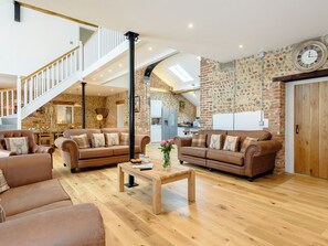 Fireplace - 5 bedroom accommodation in North Walsham (North Walsham)