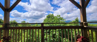 Serene & Cozy ★ Jetted Tub ★  Fireplace ★ Long Mountain view ★ Close 2 Resort