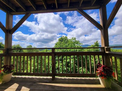 Serene & Cozy ★ Jetted Tub ★  Fireplace ★ Long Mountain view ★ Close 2 Resort