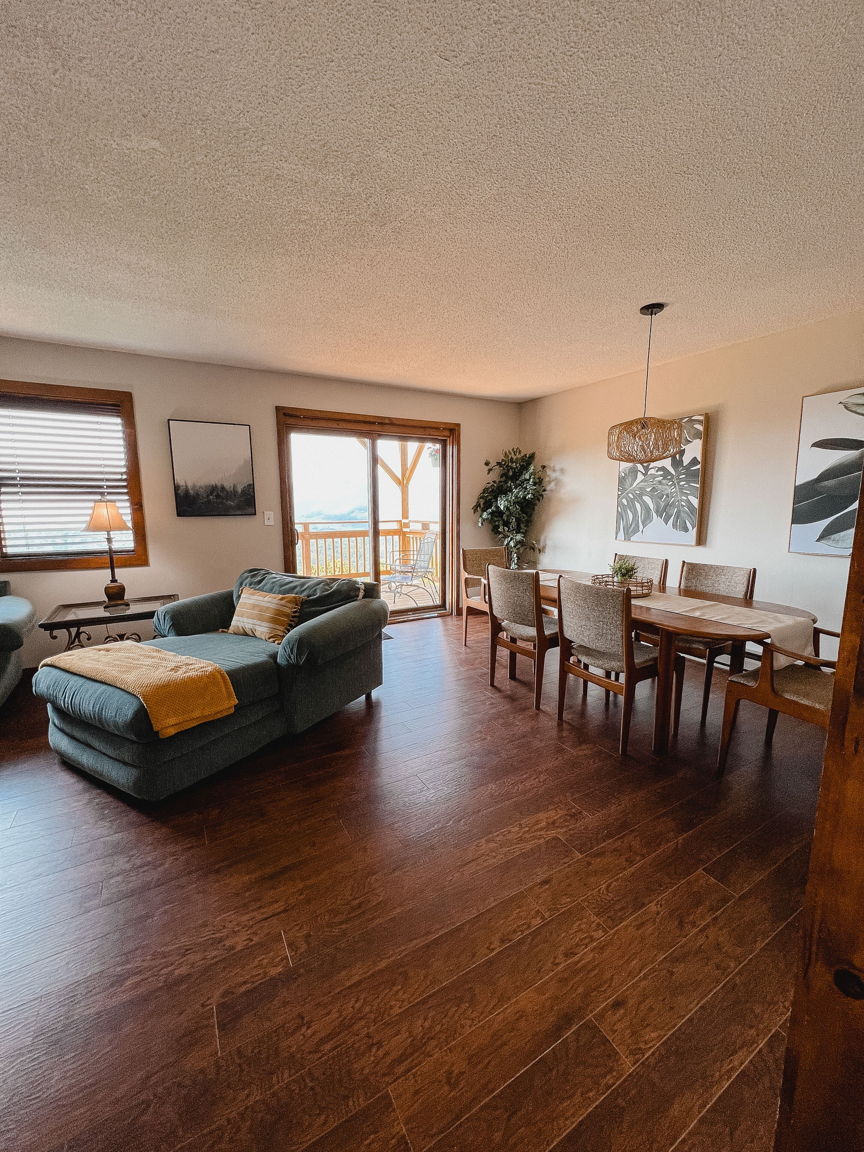 スマートテレビ、暖炉、テレビゲーム、Netflix