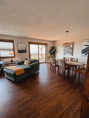 Smart TV, chimenea, videojuegos y Netflix